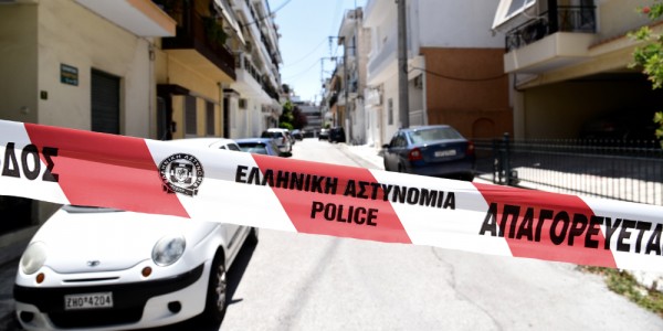 Νεκρός ο 45χρονος που είχε κατακρεουργήσει τη σύντροφό του στο Περιστέρι με 10 μαχαιριές