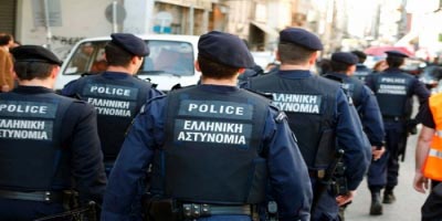 Ξηλώνεται η μισή Αστυνομία λόγω της Χρυσής Αυγής