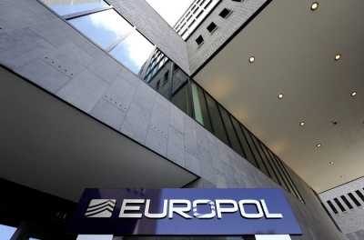 Europol: Έως και 30.000 άτομα συμμετέχουν στο δίκτυο διακίνησης μεταναστών