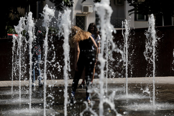 Καιρός σήμερα: Προ των πυλών ο μίνι καύσωνας, ανεβαίνει και άλλο η θερμοκρασία