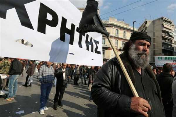 Γεμίζουν τα πλοία για Αθήνα οι αγρότες της Κρήτης