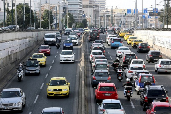 Η απεργία στο μετρό φέρνει κυκλοφοριακό κομφούζιο στους δρόμους