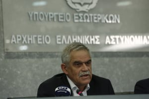 Οι ισχυροί αυξάνουν τα όπλα, οι αδύναμοι αυξάνουν τους στρατούς