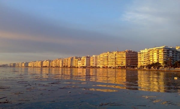 Βουτιά στον Θερμαϊκό για έναν 28χρονο