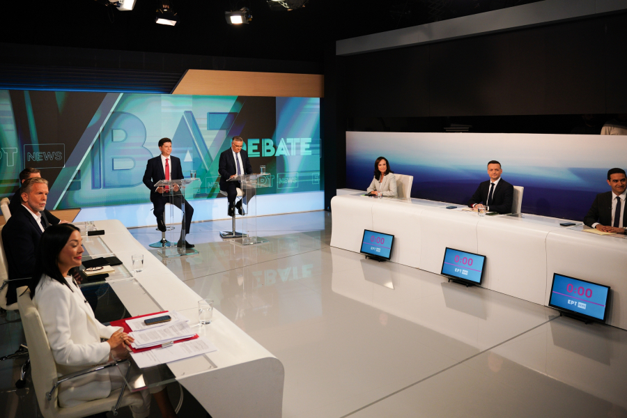 Debate ΠΑΣΟΚ: Κλειστά χαρτιά για μετεκλογικές συνεργασίες, πυρά σε Μητσοτάκη