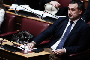 Χαρίτσης: Θλιβερός ο Μητσοτάκης, ούτε εξοργιστικός δεν μπορεί να είναι πια