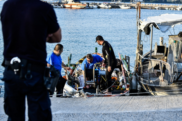 Θρίλερ στον Φλοίσβο, το Λιμενικό αναζητά πληροφορίες για τη γυναίκα που βρέθηκε νεκρή