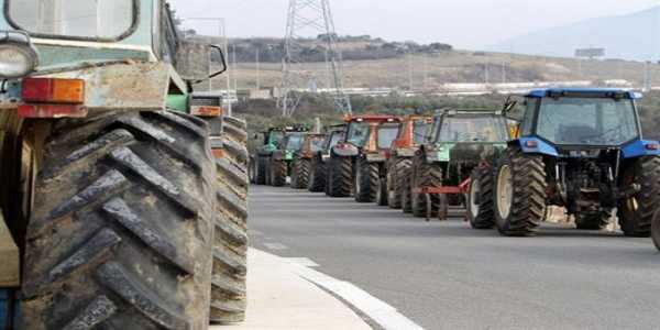 Ξεκινούν τα μπλόκα οι αγρότες από την Δευτέρα 