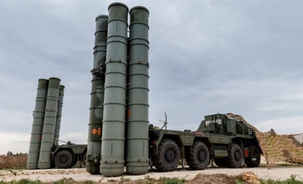 Η Άγκυρα ανακοίνωσε ότι η ανάπτυξη των S-400 θα ξεκινήσει τον Οκτώβριο