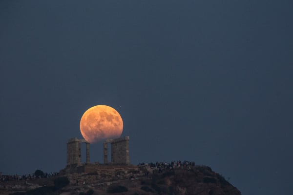 Πανσέληνος Αυγούστου 2024: Πότε πέφτει το ομορφότερο φεγγάρι του έτους