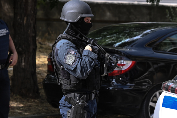 Κρήτη: Ένταση και δακρυγόνα σε αστυνομική επιχείρηση στον Μυλοπόταμο