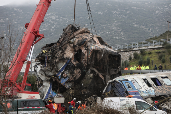 Πλεύρης: Είδα να βγάζουν σορούς και γονείς να ψάχνουν τα παιδιά τους - Δεν βοήθησε κανείς από την εταιρεία