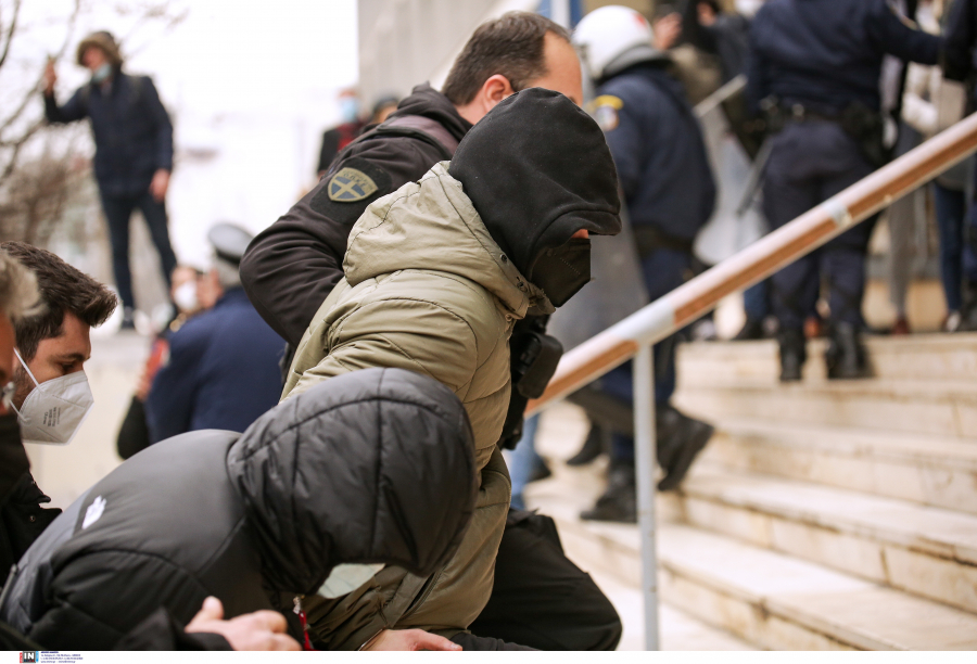 Προφυλακίζεται ο 23χρονος που έχει συλληφθεί για τη δολοφονία του Άλκη, «ήμουν μόνο οδηγός» λέει ο ίδιος