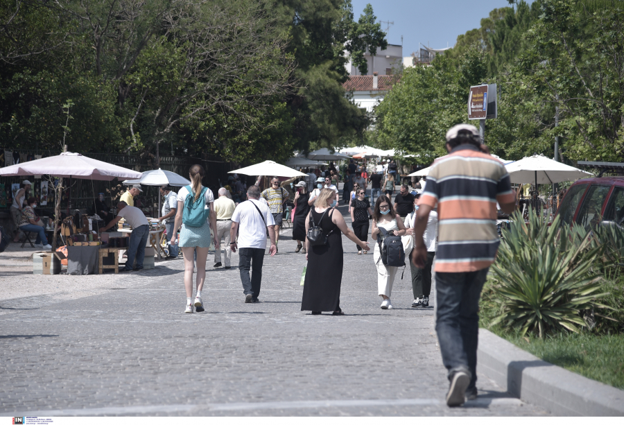 «Καυτό» Δεκαπενταύγουστο φέρνει η αύξηση των κρουσμάτων, οι κόκκινες περιοχές προβληματίζουν τους ειδικούς