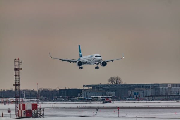 Βίντεο με την προσγείωση ενός Boeing 787 σε παγωμένο διάδρομο της Ανταρκτικής