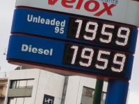 Το ενεργειακό κύμα ανατιμήσεων πλήττει καύσιμα και ηλεκτρικό ρεύμα