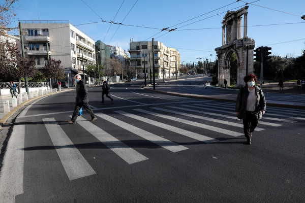 Παυλάκης: Πείραμα το άνοιγμα, «χωρίς lockdown θα είχαμε τριπλάσια κρούσματα»