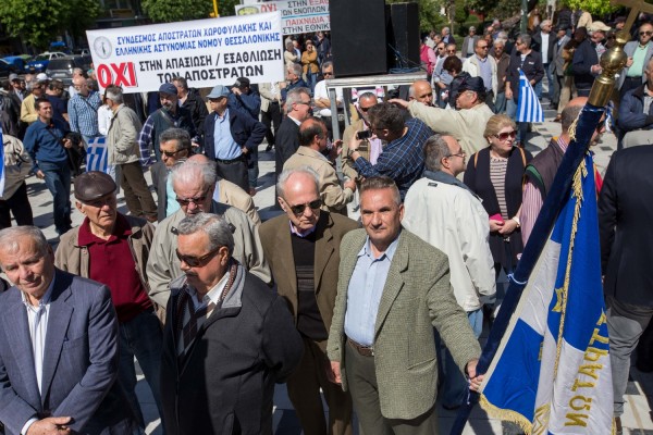 Αναδρομικά τέλος για τους απόστρατους