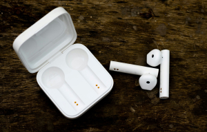 Ακουστικά με… τοξικό αποτύπωμα