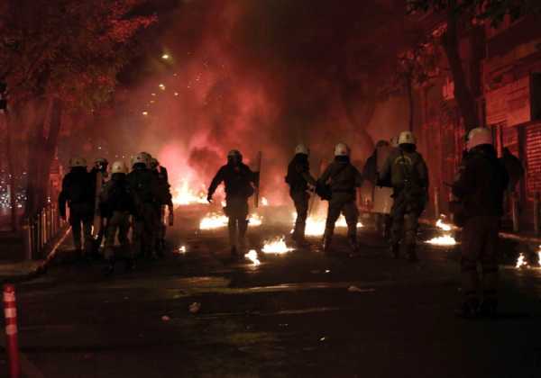 Στις 23 οι προσαγωγές στα Εξάρχεια