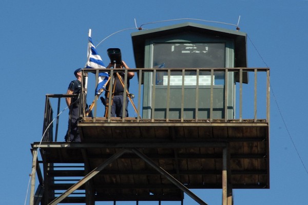 Συνελήφθησαν Γερμανοί δημοσιογράφοι σε απαγορευμένη στρατιωτική περιοχή στον Έβρο