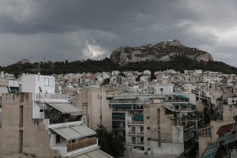 Καιρός: Ψυχρό μέτωπο από τα δυτικά θα σαρώσει τη χώρα τη Δευτέρα