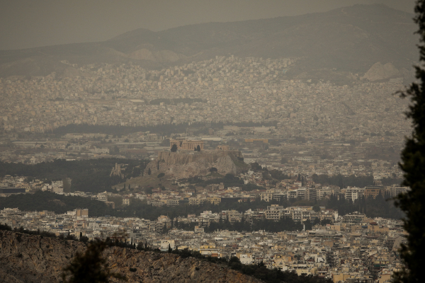 Καιρός: Μετά το τσουχτερό κρύο, σειρά της αφρικανικής σκόνης