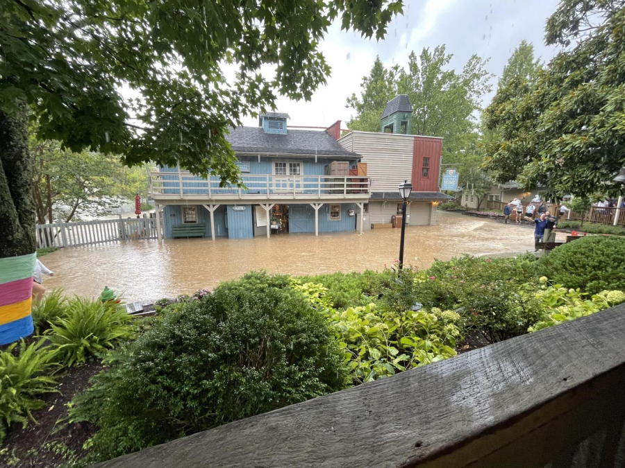 Πλημμύρισε το Dollywood, το θεματικό πάρκο της Ντόλι Πάρτον