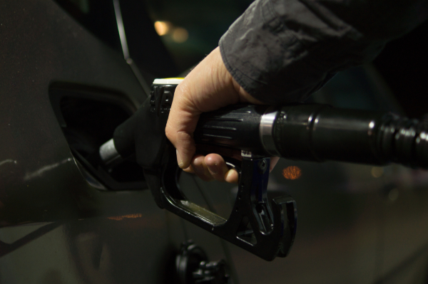 Βενζινάδικο πουλούσε νοθευμένα καύσιμα αλλά συνεχίζει τη λειτουργία του με δικαστική έγκριση