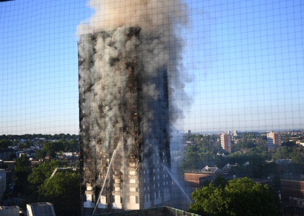 Grenfell Tower: Στους 58 οι νεκροί έως τώρα από την πύρινη κόλαση στο Λονδίνο