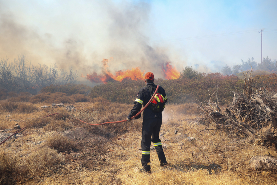 Φωτιά τώρα στις Σέρρες, επιχειρούν 6 εναέρια μέσα