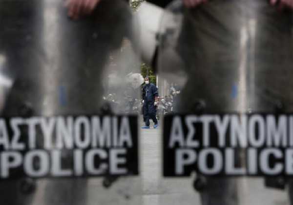 Μολότοφ και πέτρες κατά των ΜΑΤ