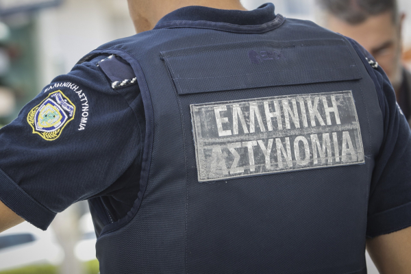 Κατασχέθηκαν δύο εκατ. «μαϊμού» προϊόντα σε κολοσσιαία επιχείρηση, τα προωθούσαν μέσω social media