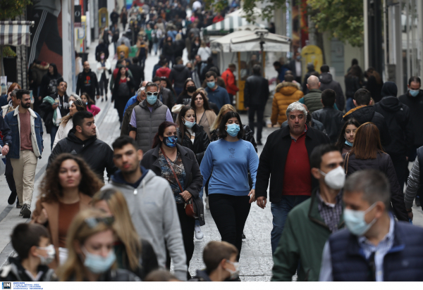 Νέα μέτρα και επέκταση της υποχρεωτικότητας εμβολιασμού είναι «πάντα στο τραπέζι» λέει ο Πλεύρης