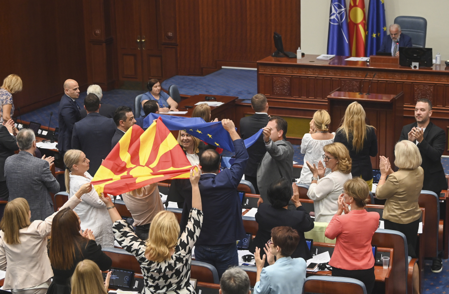 ΕΕ και ΗΠΑ χαιρετίζουν τον επικείμενο συμβιβασμό Βόρειας Μακεδονίας-Βουλγαρίας