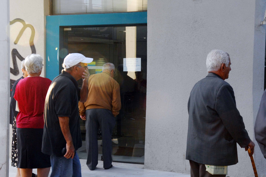 Γιατί δεν φάνηκαν στους λογαριασμούς ακόμη τα επιδόματα