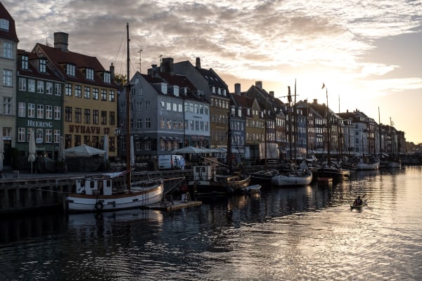 Η Δανία προσελκύει τουρίστες... βάζοντάς τους να μαζεύουν σκουπίδια