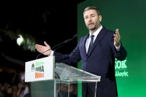 ΠΑΣΟΚ: Διμέτωπος ο Ανδρουλάκης, με το βλέμμα στραμμένο κυρίως στον Τσίπρα