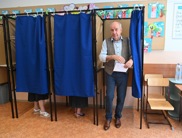 Ευρωεκλογές 2024: Ουρές για να ψηφίσουν στην Ουγγαρία - 11% πάνω η συμμετοχή