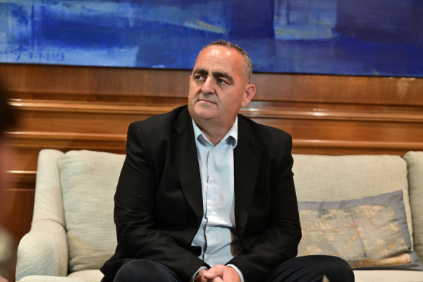 Καρελιάς για Μπελέρη: Τουλάχιστον ο Κασιδιάρης δεν πήγε να μπουκάρει με όπλα στην Αλβανία...