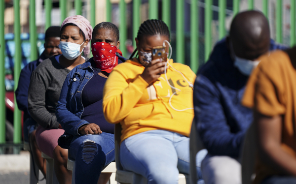 Μετάλλαξη Όμικρον: Στη Νότιο Αφρική νόσησαν κατά 66% ανεμβολίαστοι - Μειώθηκαν θάνατοι και νοσηλείες