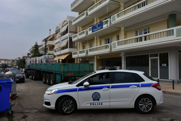 Λήστεψαν ιερέα- Τον χτύπησαν και του άρπαξαν χρήματα και κοσμήματα αξίας 7.000 ευρώ