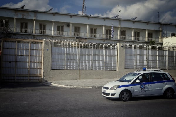 Πυρήνες της Φωτιάς - Αδέλφια Τσάκαλου: Καταδικάστηκαν σε 70 χρόνια, βγήκαν σε οχτώ με τον ν. Παρασκευόπουλου