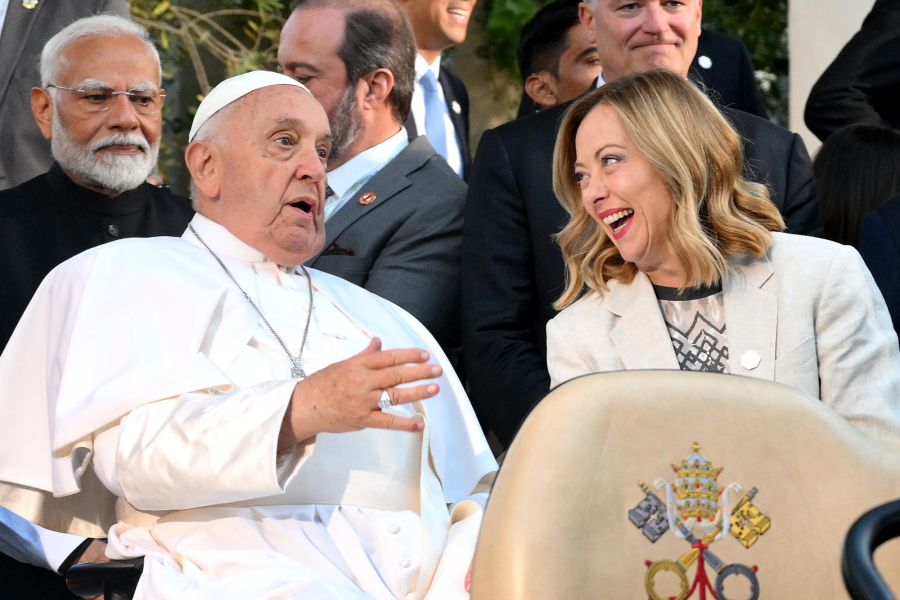 G7: Η «συμμαχία» Πάπα Φραγκίσκου - Μελόνι και η ήττα Μακρόν για τις αμβλώσεις