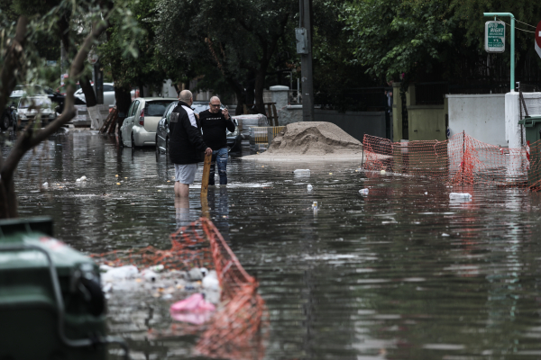 Κακοκαιρία «Μπάλλος»: Διακοπή κυκλοφορίας σε Χαλάνδρι, Νέα Χαλκηδόνα και Κερατέα