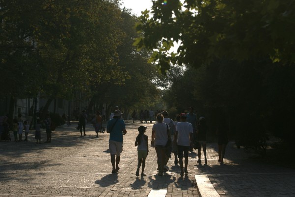 Όσοι περπατούν γρήγορα ζουν περισσότερο