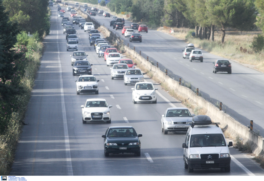 Θεσσαλονίκη: Καραμπόλα έξι οχημάτων στον περιφερειακό