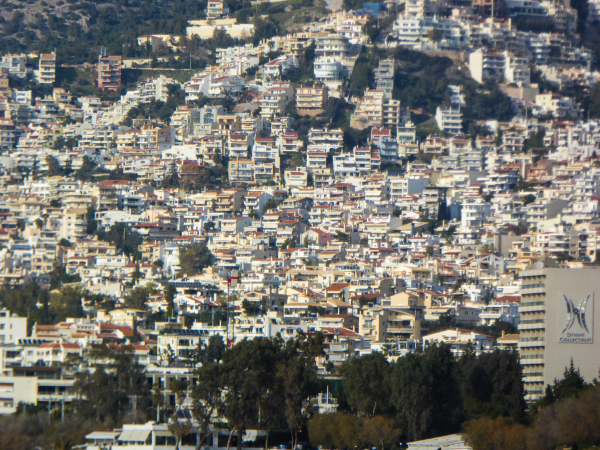 Έκθεση του ΟΟΣΑ: Οι αυξήσεις στις τιμές των ακινήτων δυσκολεύει την αγορά κατοικίας για τους νεότερους