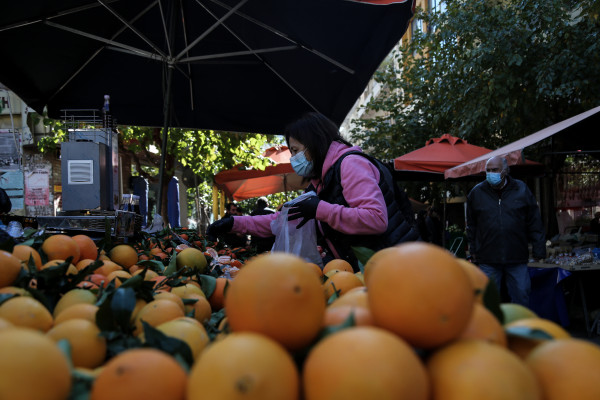 Πράσινο φως για την πληρωμή 7,1 εκατ. ευρώ για παραγωγούς πωλητές σε λαϊκές αγορές