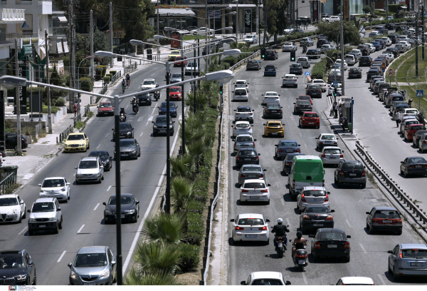 Στο κόκκινο η κίνηση στην Παραλιακή λόγω ακινητοποιημένου λεωφορείου